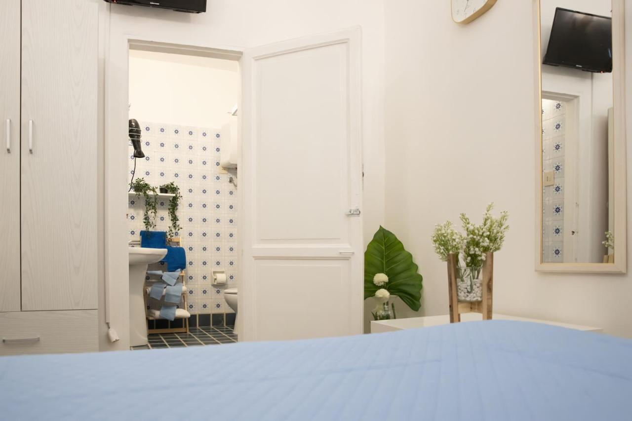 Voila Rooms Guest House Terrasini Exterior foto