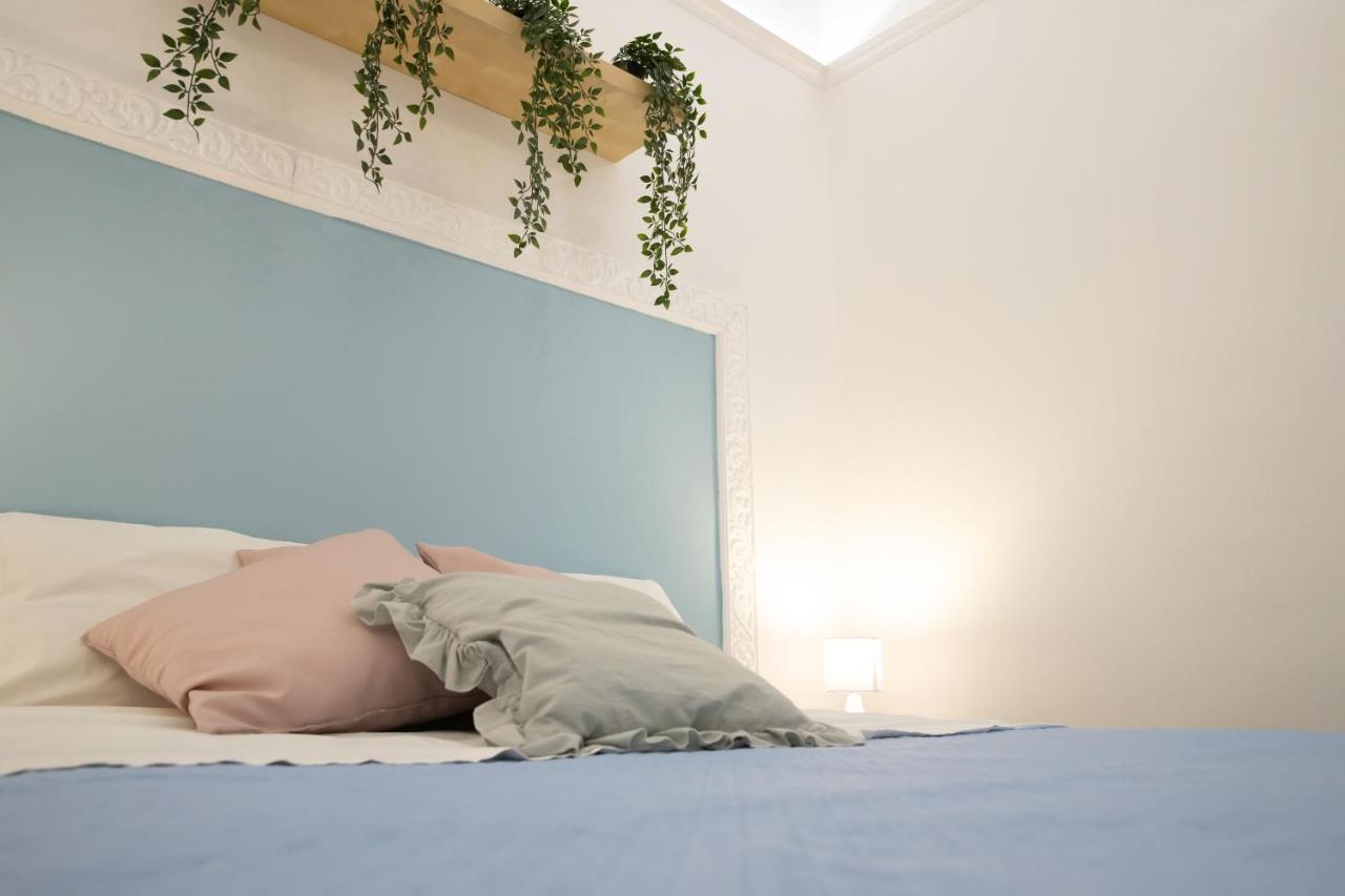 Voila Rooms Guest House Terrasini Exterior foto