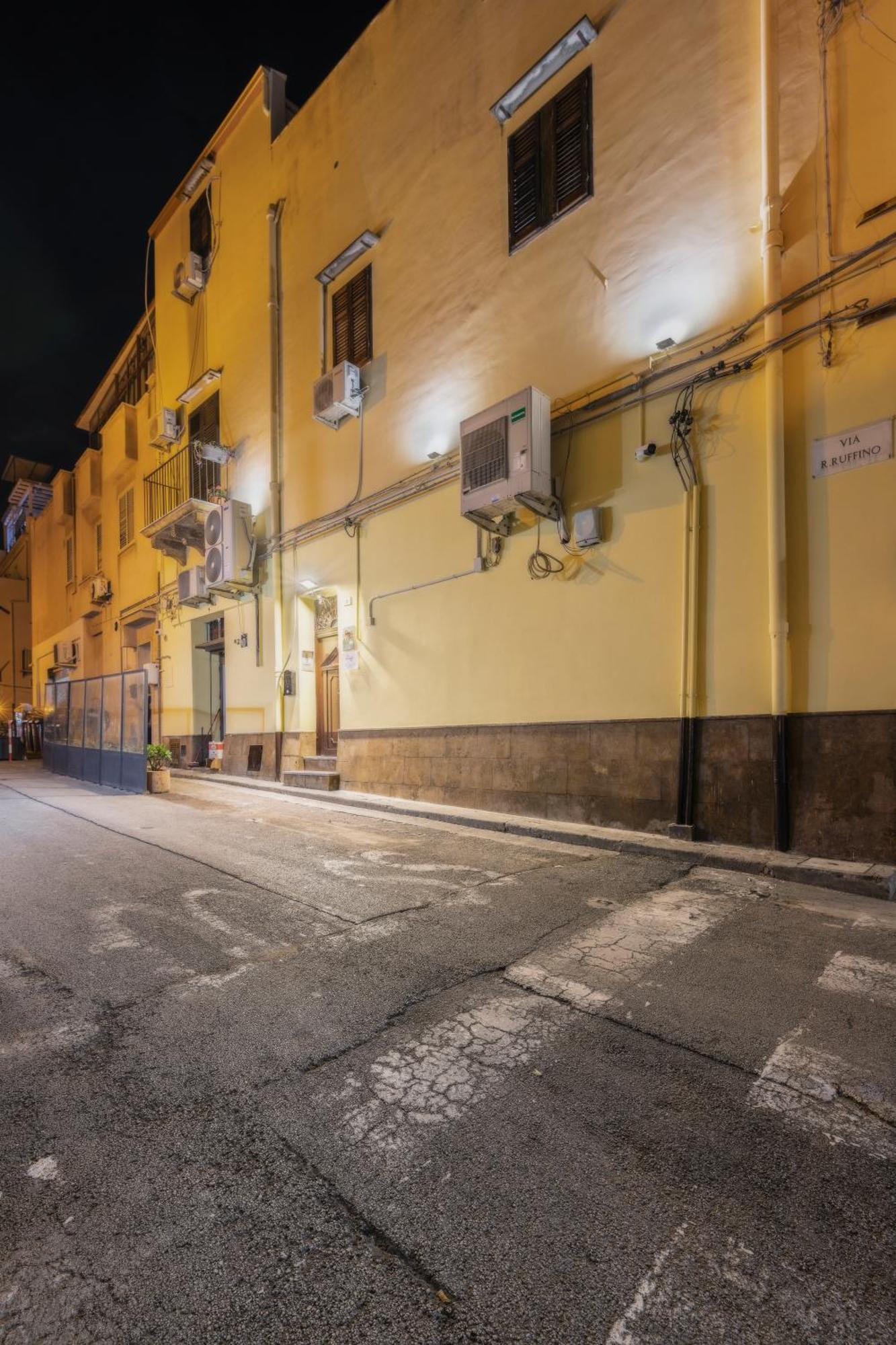 Voila Rooms Guest House Terrasini Exterior foto