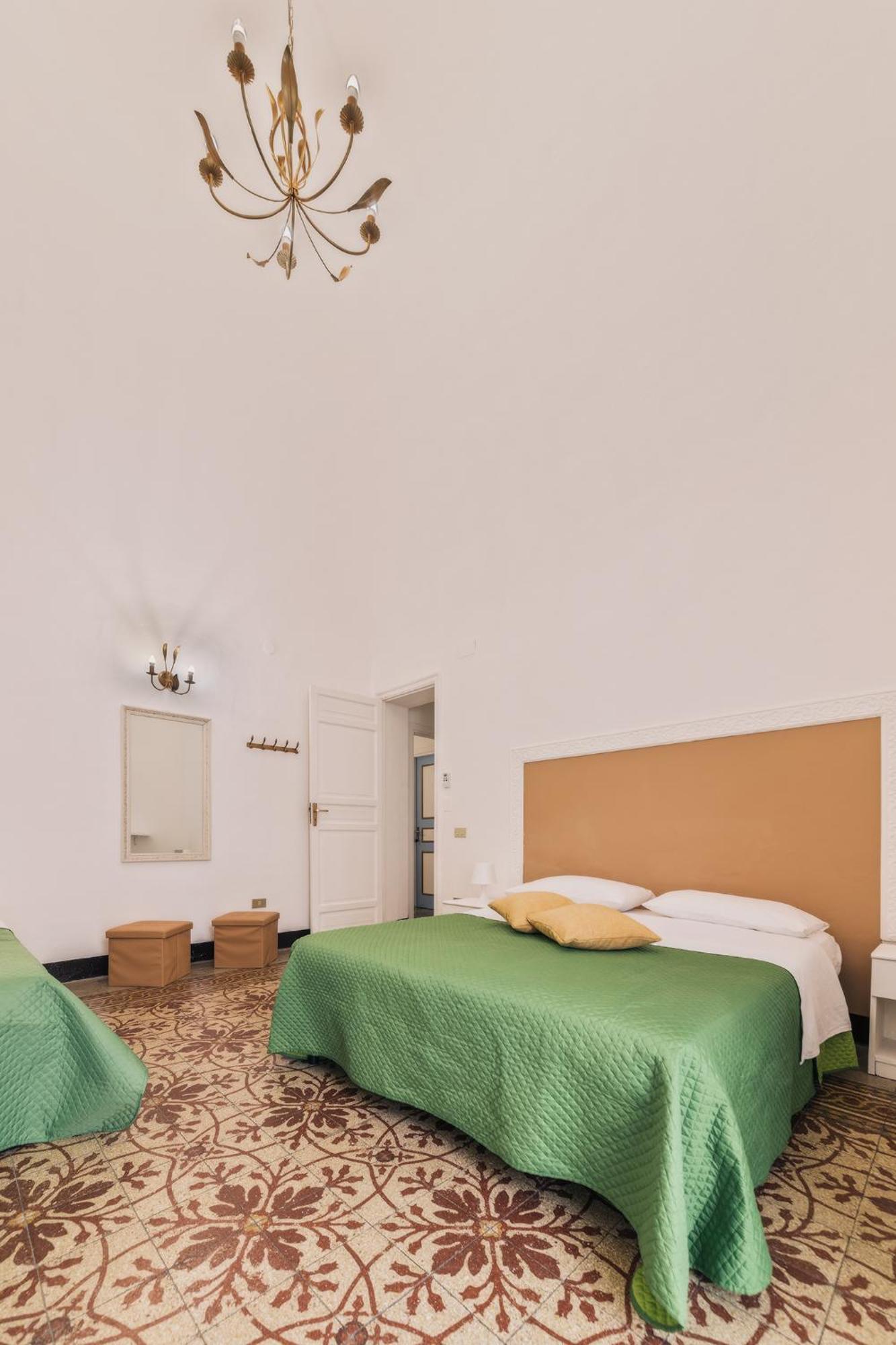 Voila Rooms Guest House Terrasini Exterior foto