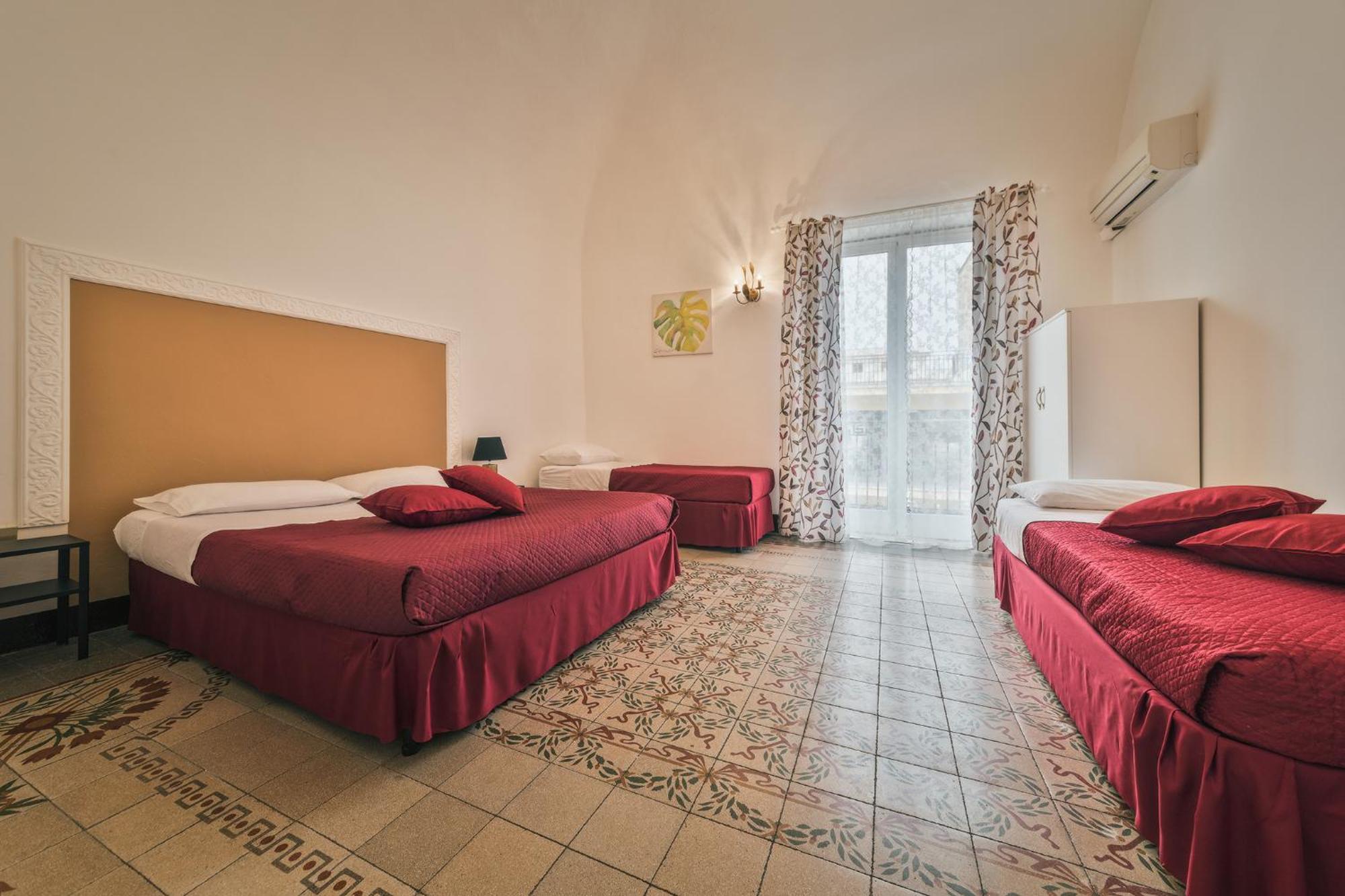 Voila Rooms Guest House Terrasini Exterior foto