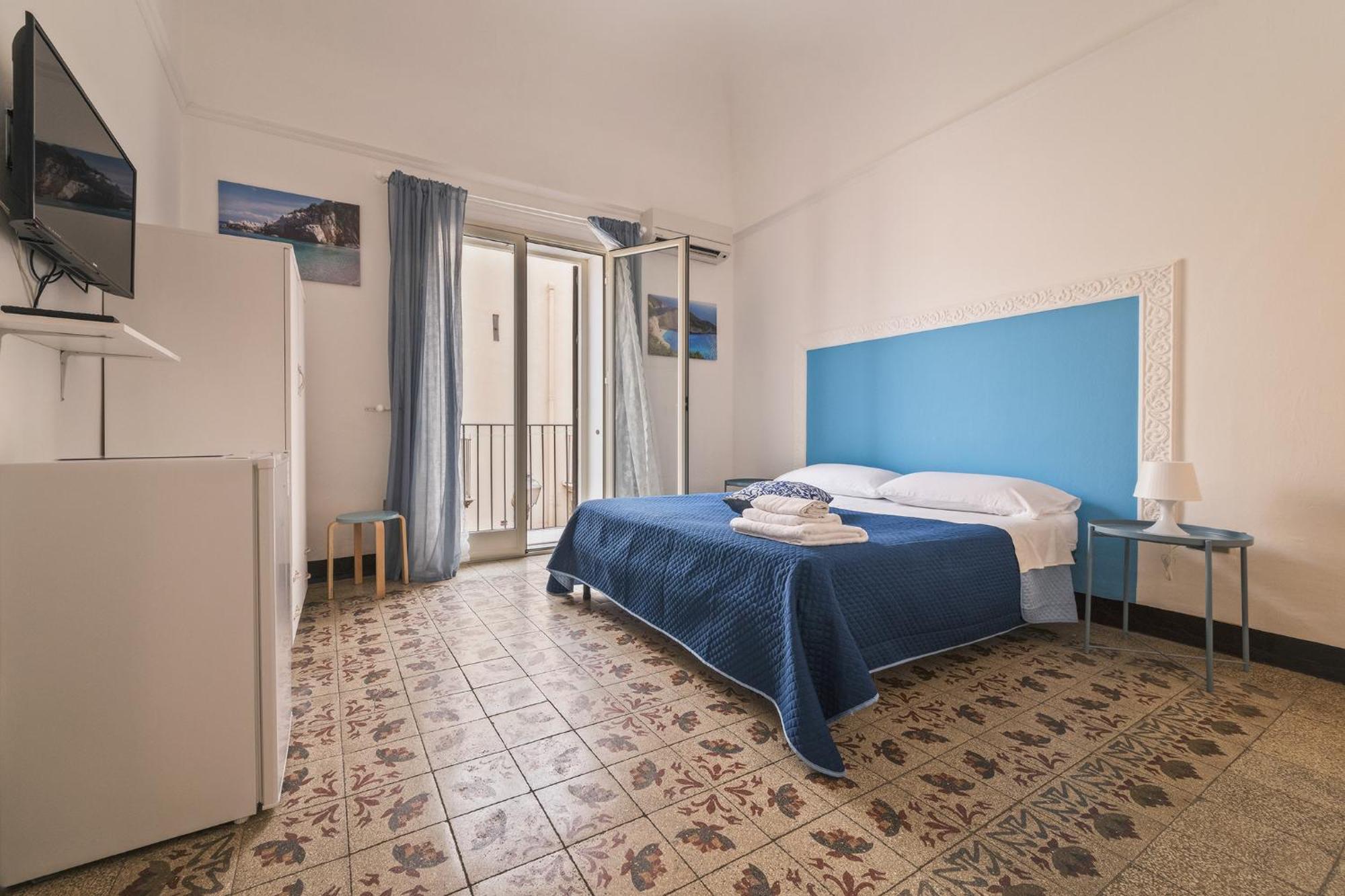 Voila Rooms Guest House Terrasini Exterior foto