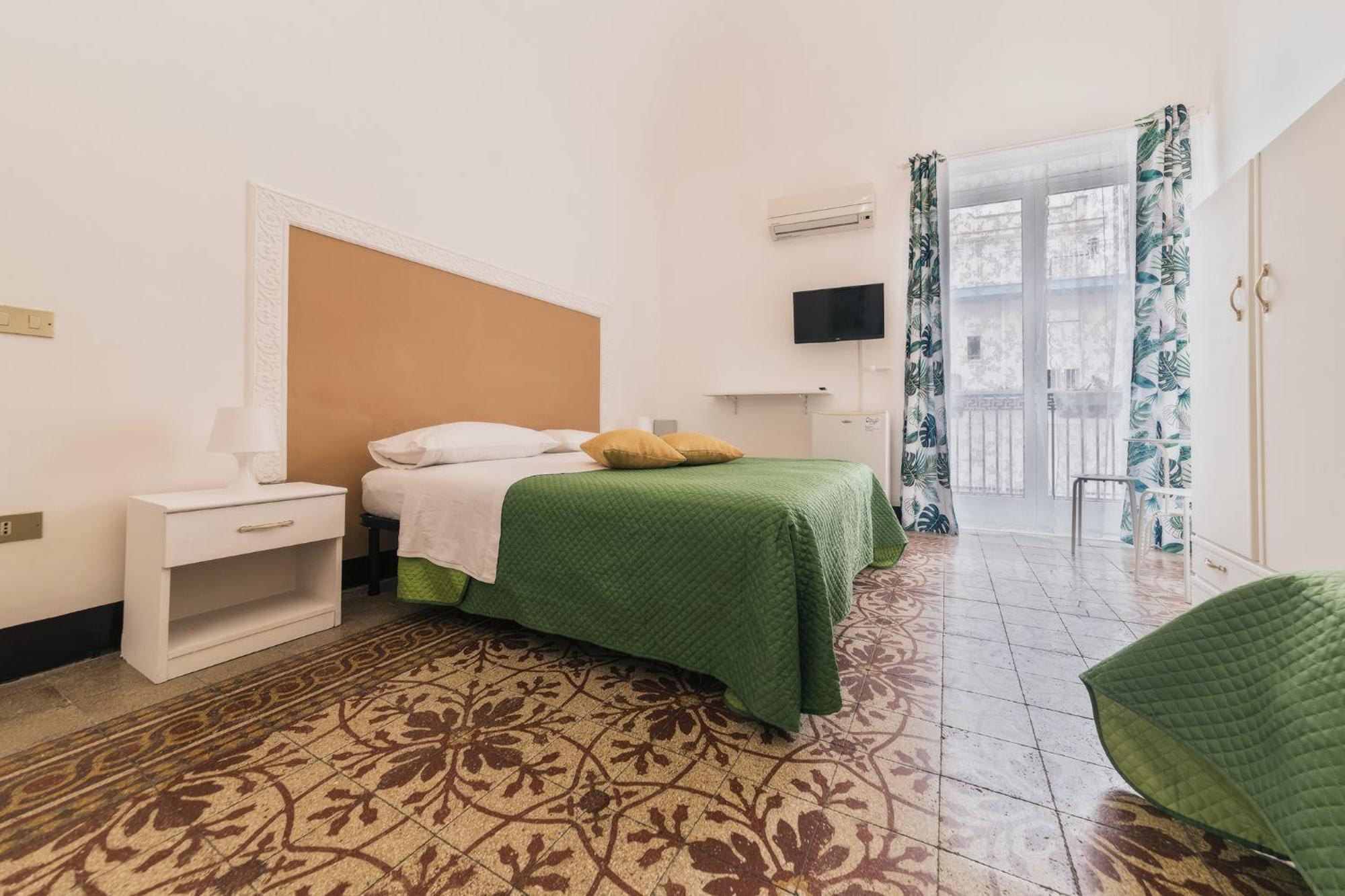 Voila Rooms Guest House Terrasini Exterior foto