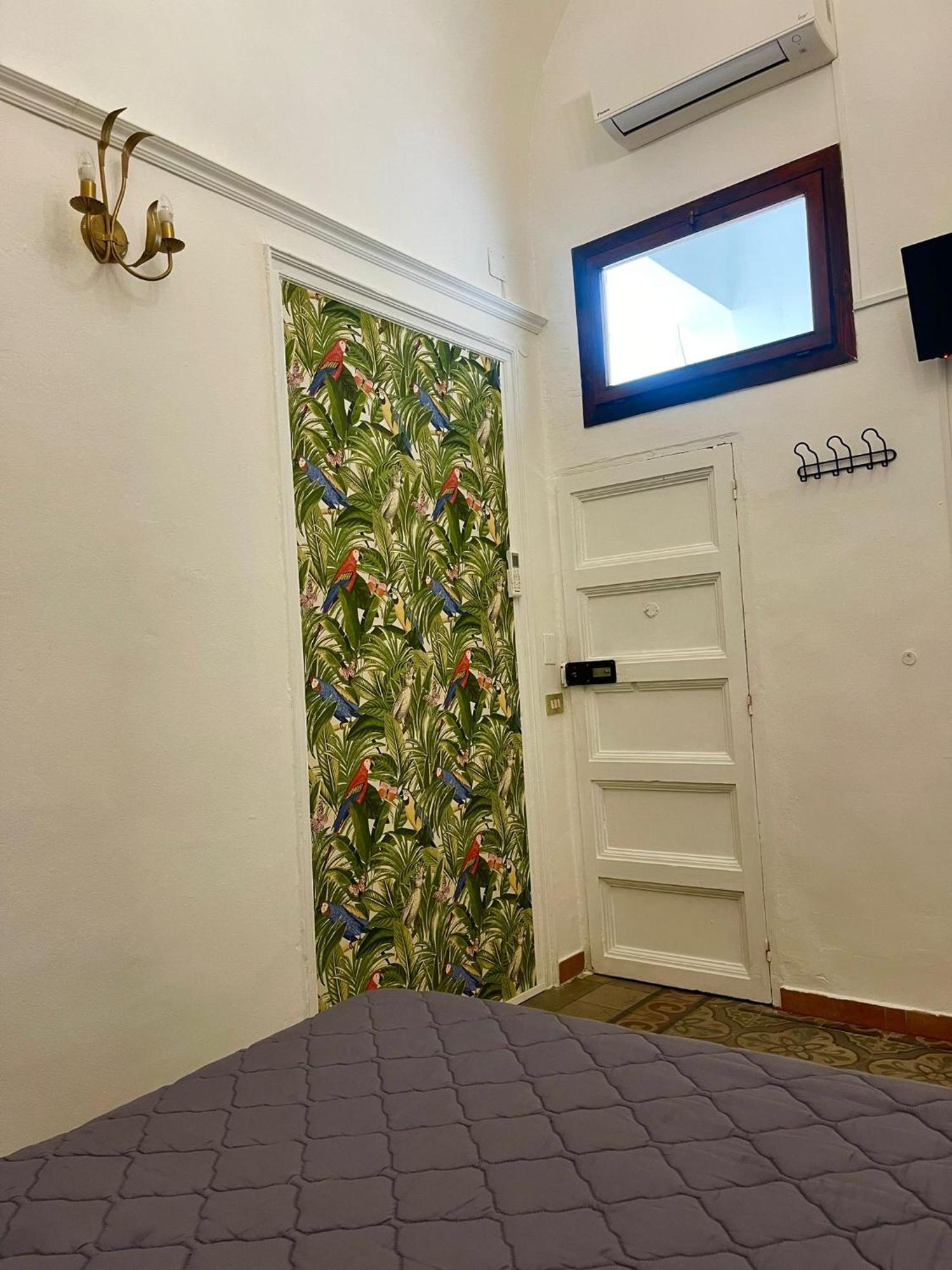 Voila Rooms Guest House Terrasini Exterior foto