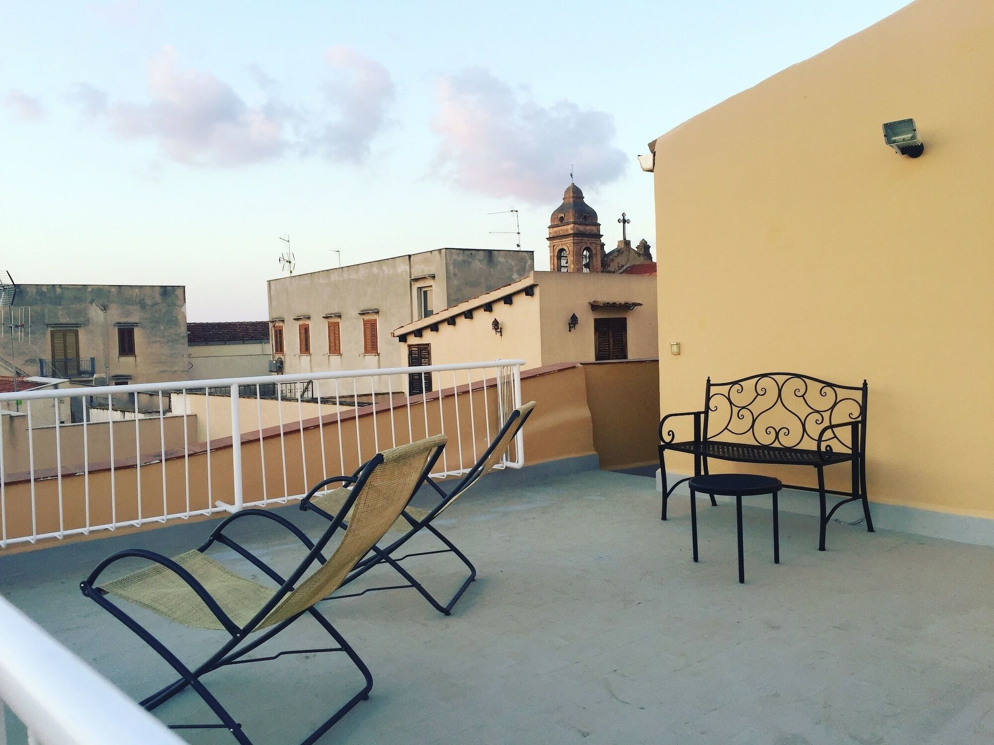 Voila Rooms Guest House Terrasini Exterior foto